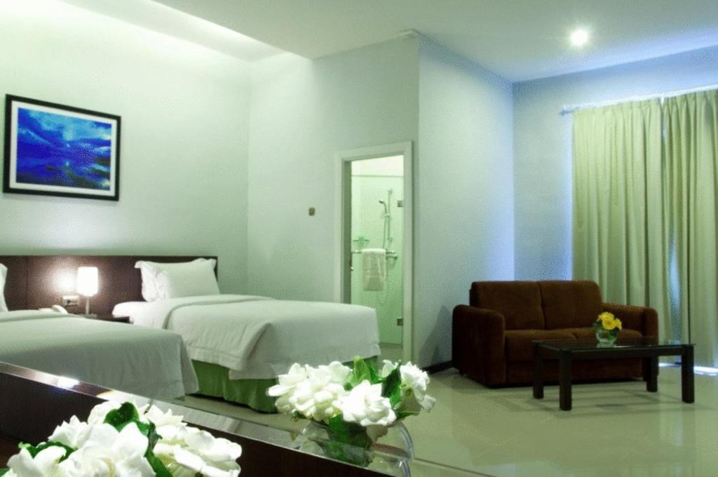 The Hill Hotel & Resort Sibolangit Экстерьер фото
